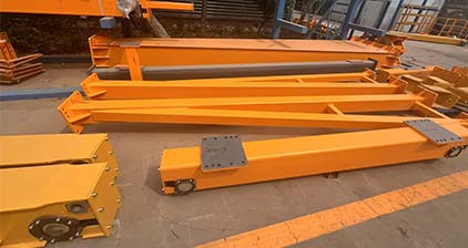 kayf-nataeamal-mae-makhawif-aleumala'-4-20251230